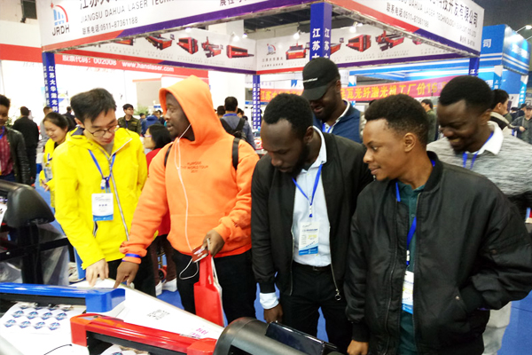 2019 CYMIF Yiwu Carving and Cutting Laser Equipment Exhibition opens today!