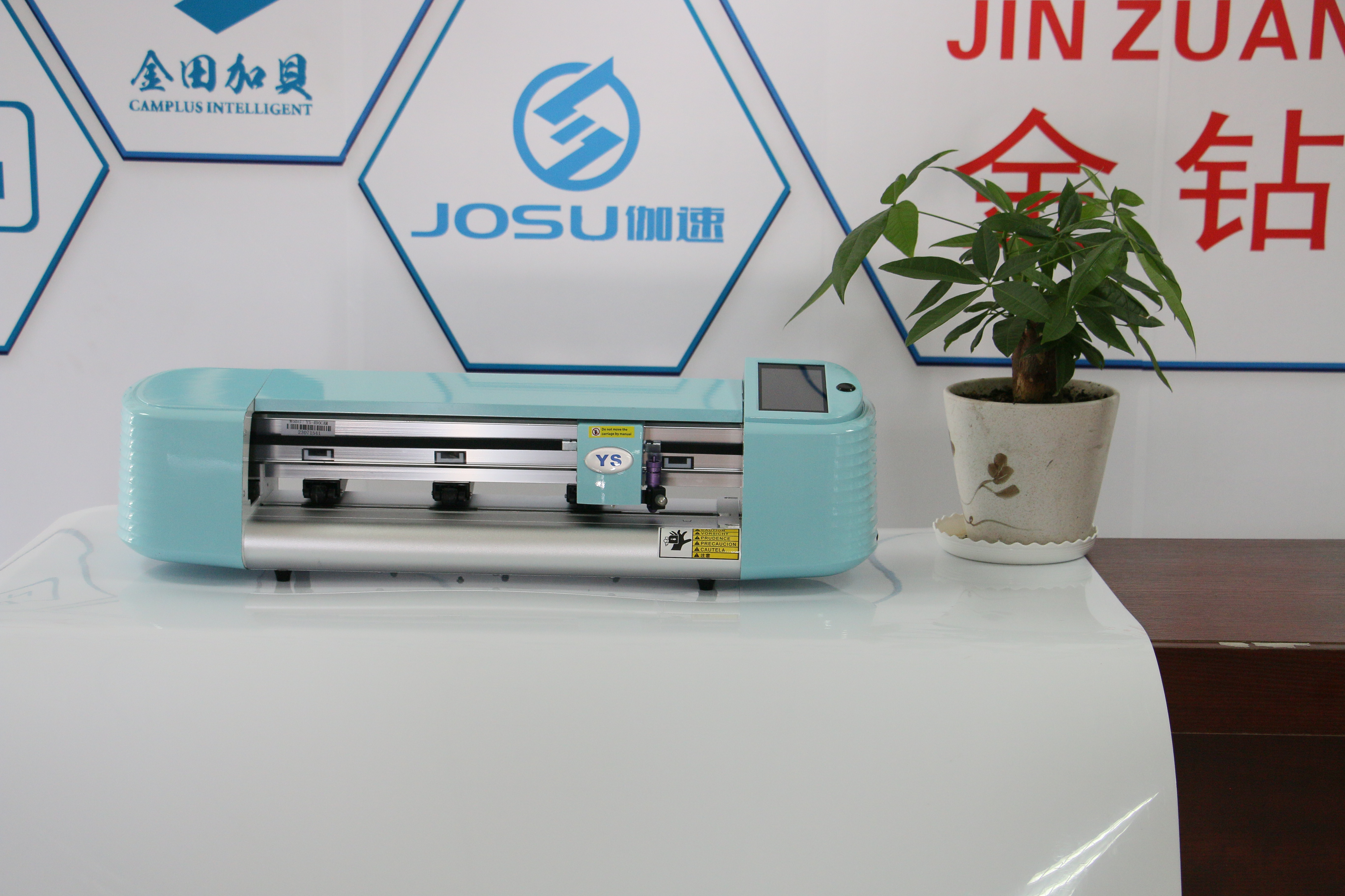 JINKA cutting plotter specifically use for crystal label with camera and big touchu screen(ys 490)
